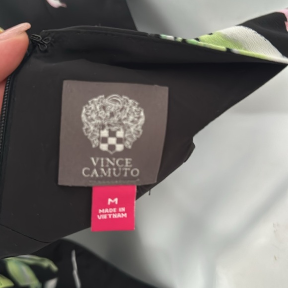 Black Floral Vince Camuto jumpsuit - Picture 4 of 4